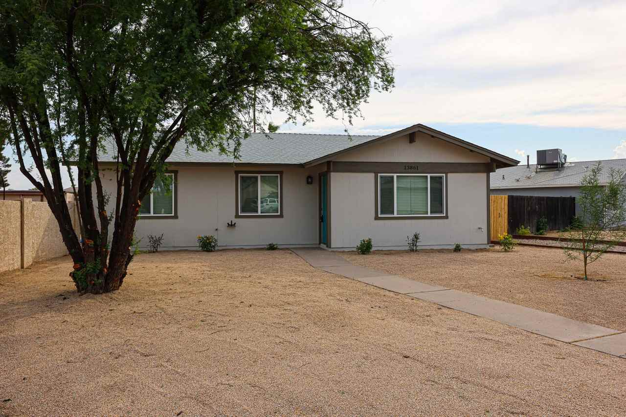 13861 N 48th Ave - Photo 2 of 30