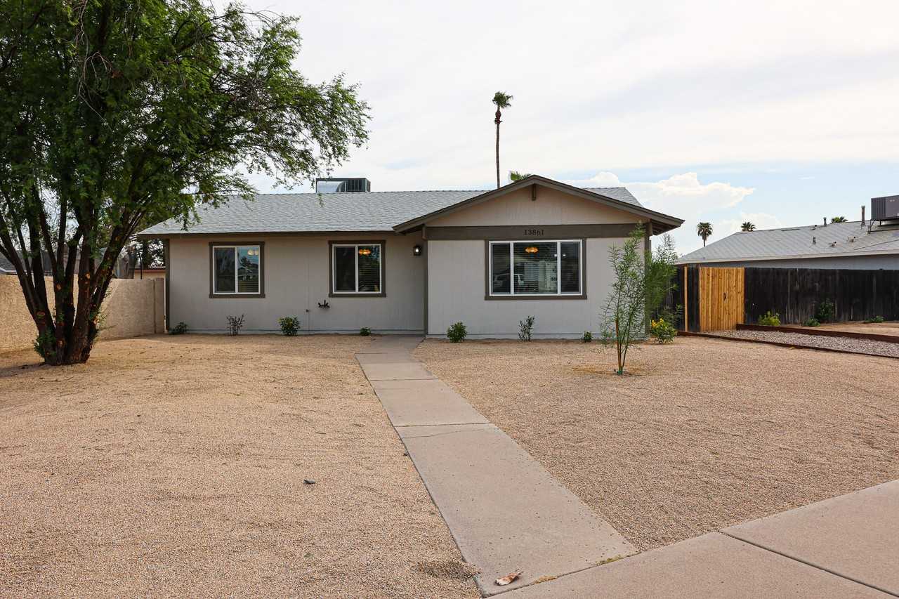 13861 N 48th Ave - Photo 5 of 30