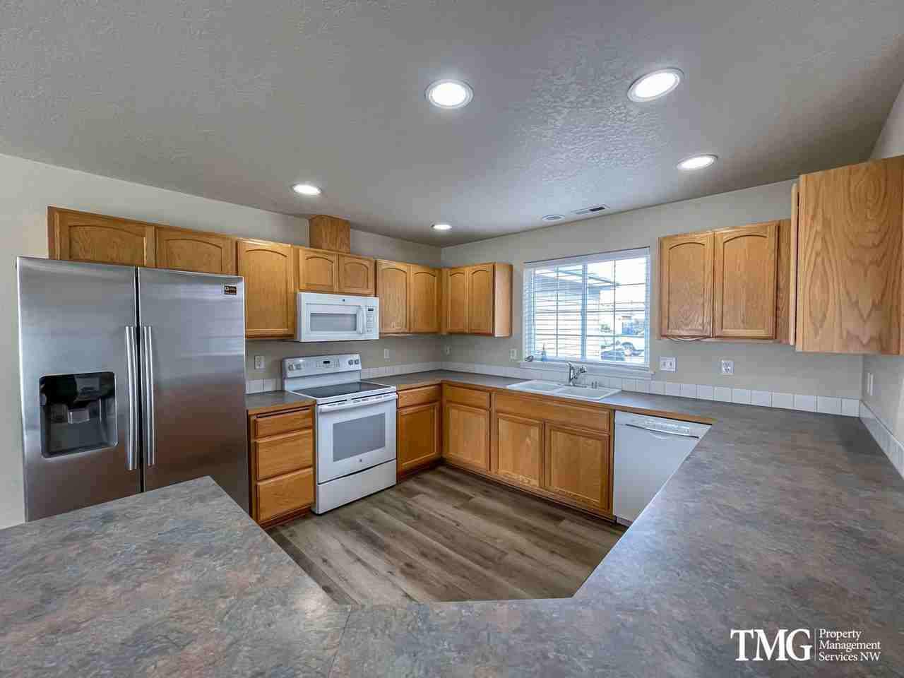 6308 Del Mar Ct - Photo 3 of 17
