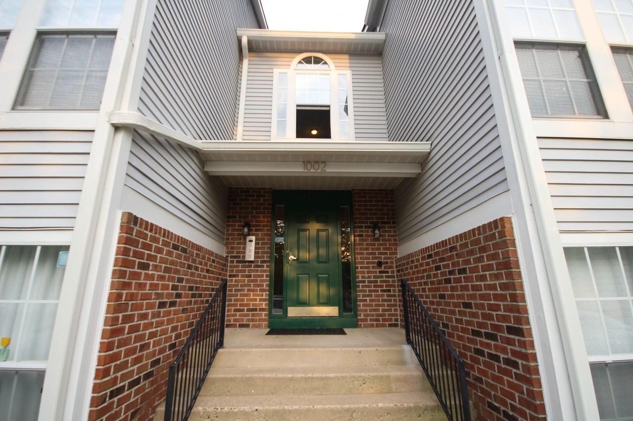1002 Jessicas Ct - Photo 2 of 23