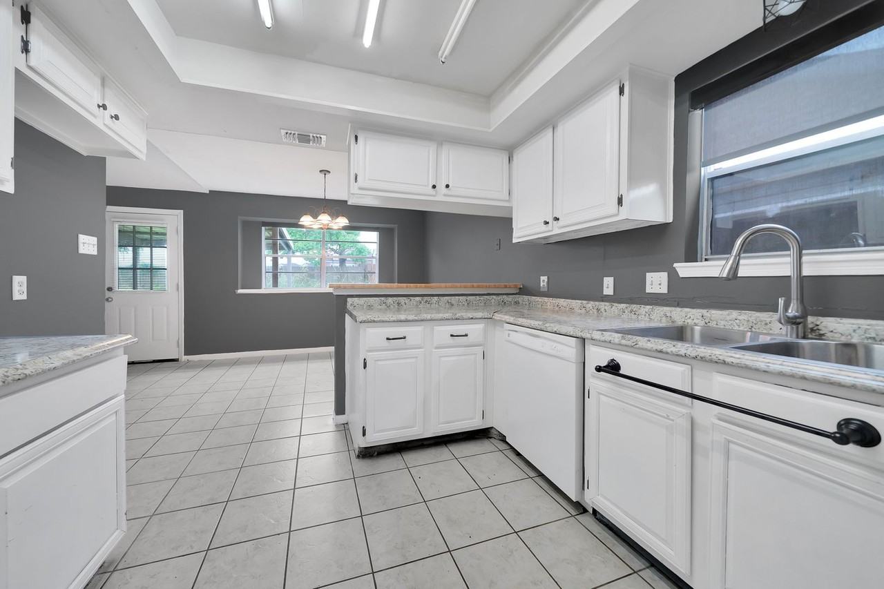 14830 Keelby Dr - Photo 2 of 20