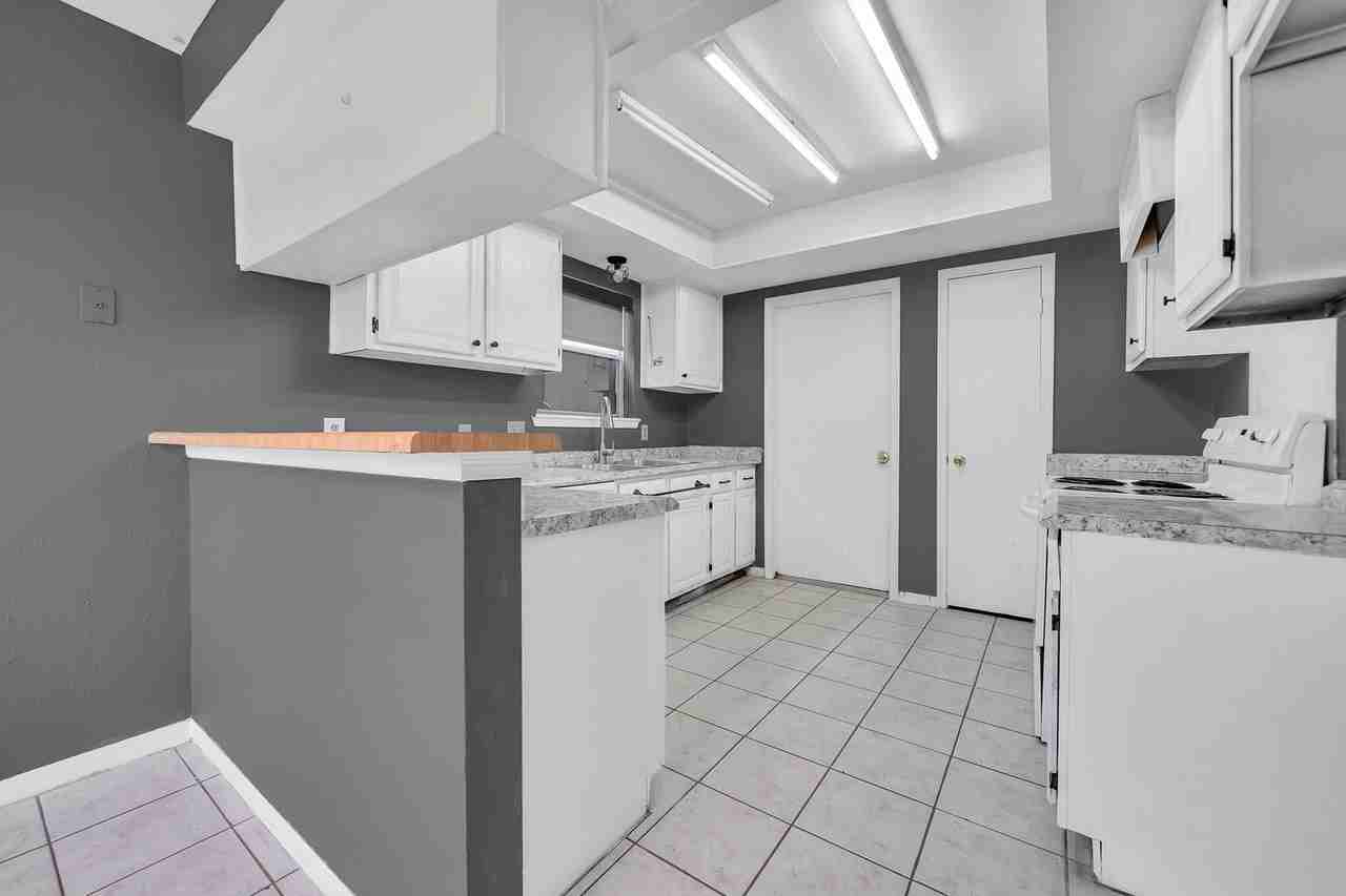 14830 Keelby Dr - Photo 3 of 20