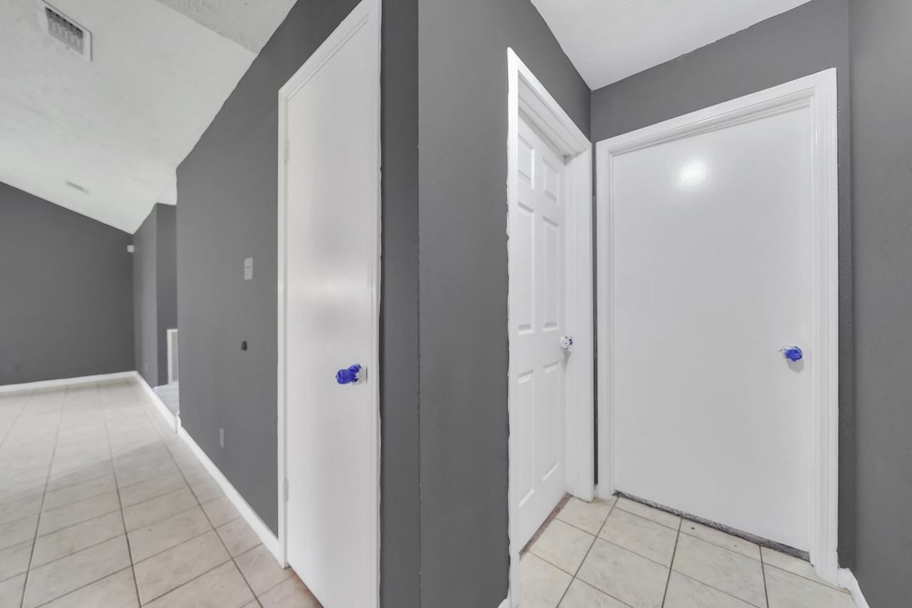 14830 Keelby Dr - Photo 5 of 20
