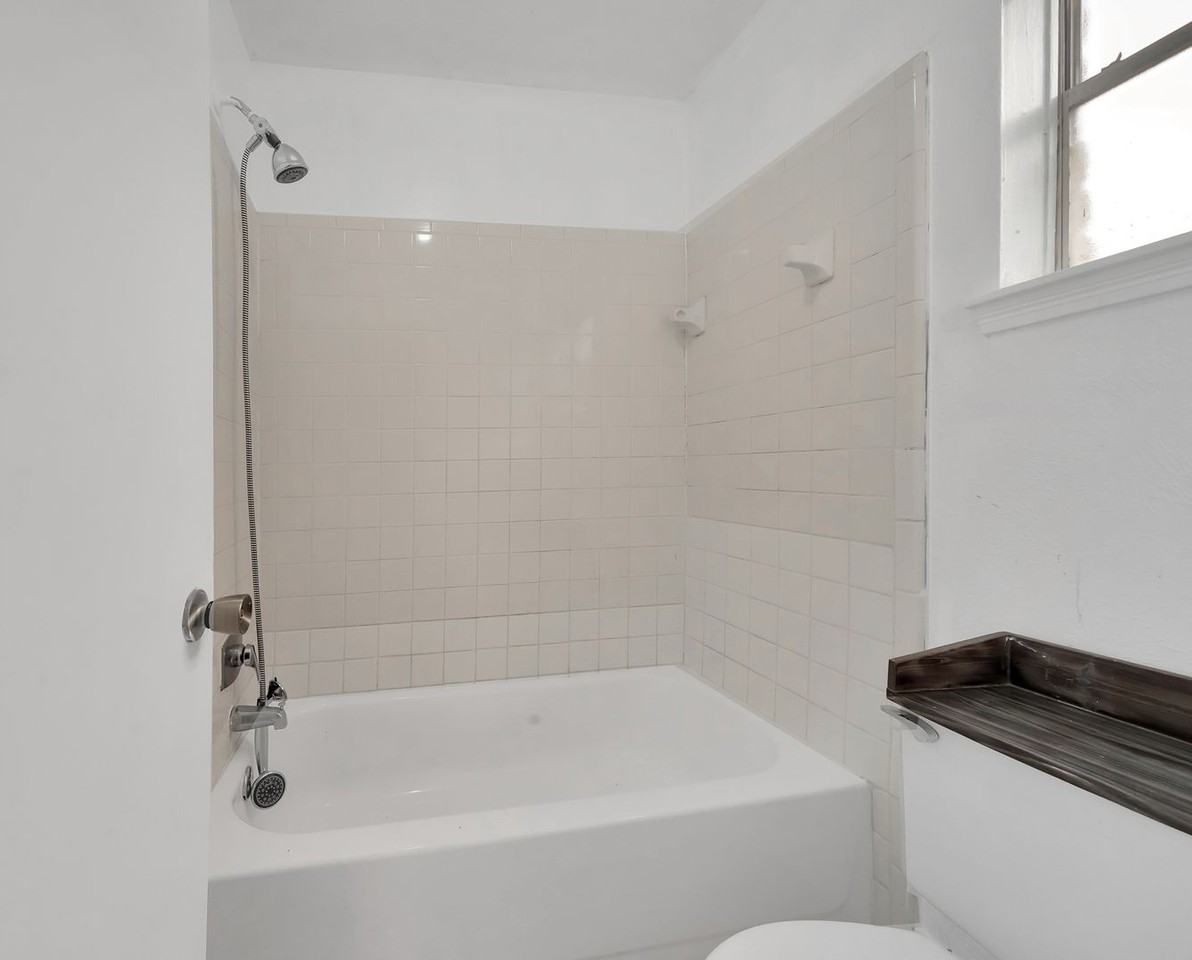 14830 Keelby Dr - Photo 7 of 20