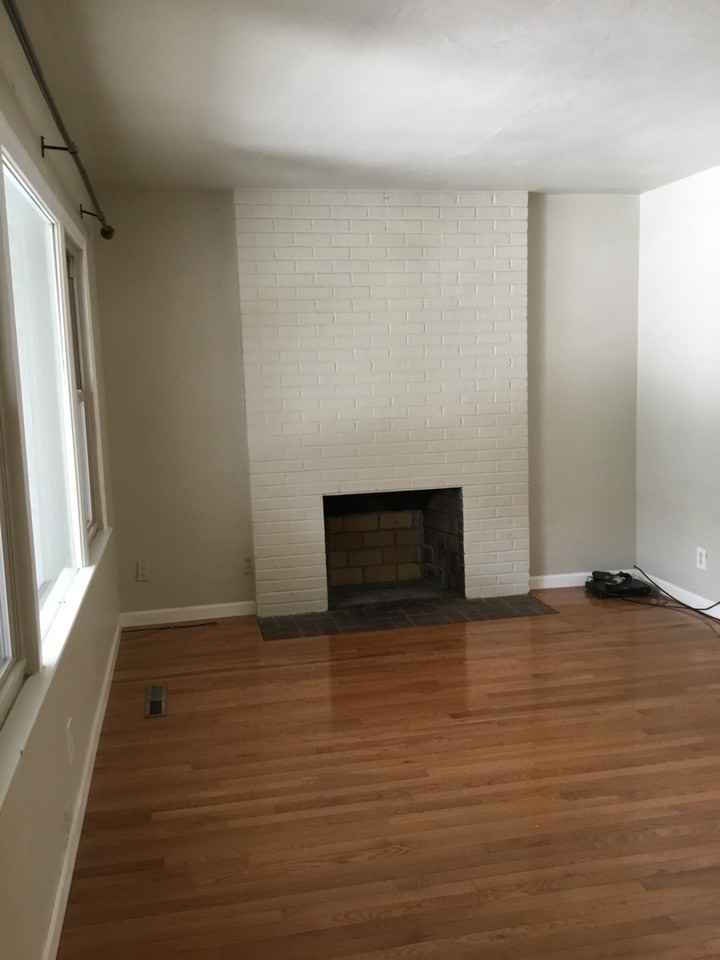 1306 Bon Rea Way - Photo 2 of 20