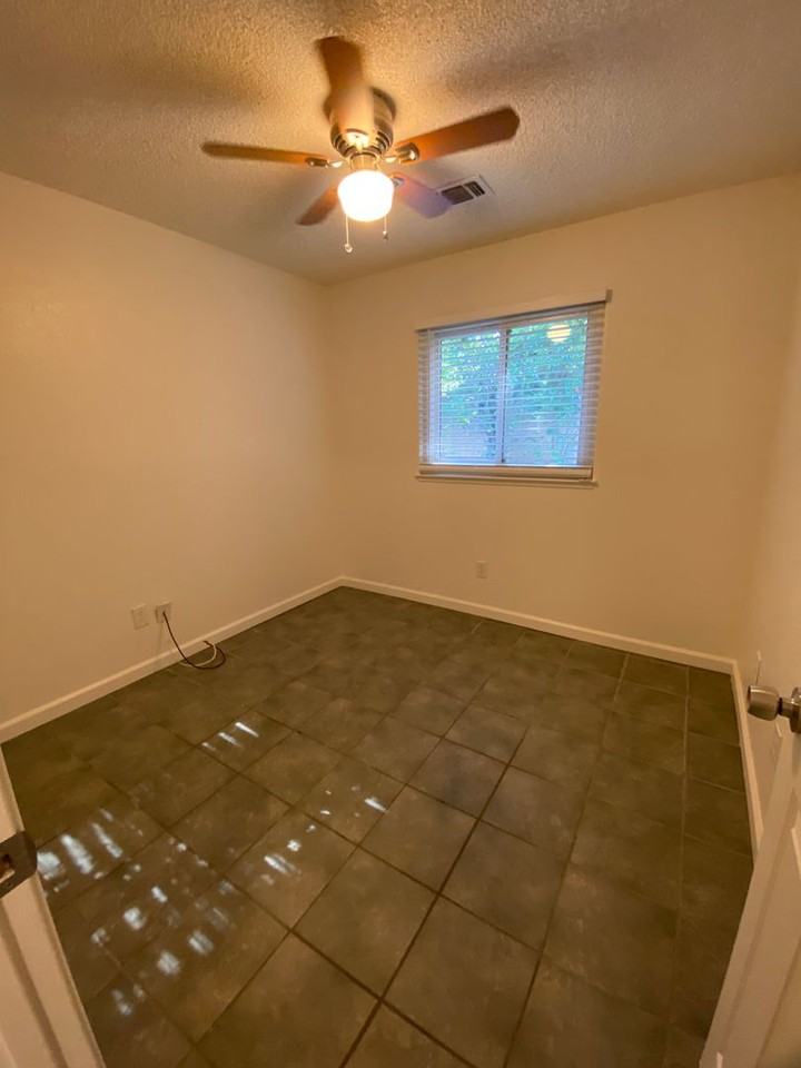 118 Raleigh Dr - Photo 5 of 10