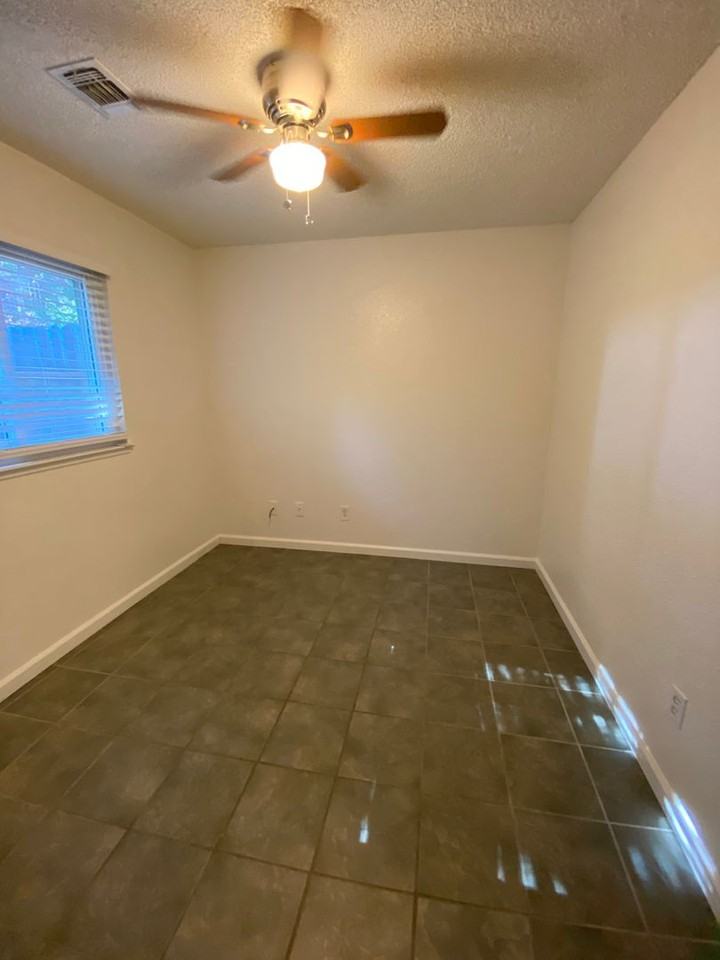 118 Raleigh Dr - Photo 6 of 10