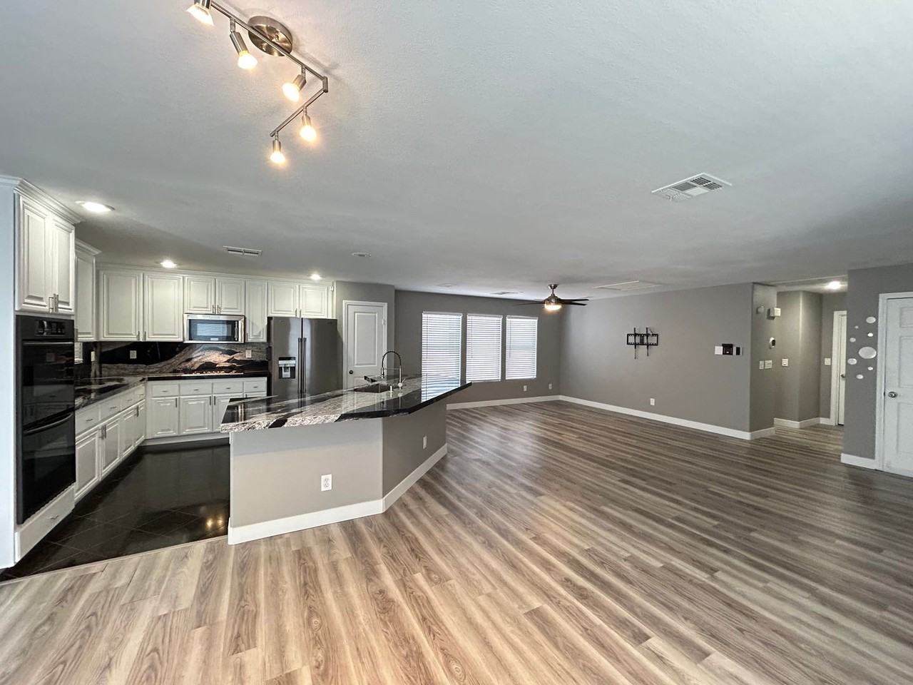6538 Elm Spring Ct - Photo 3 of 29