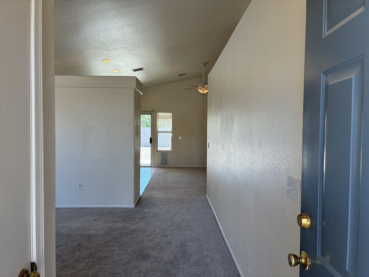 10523 W Windsor Blvd - Photo 4 of 39