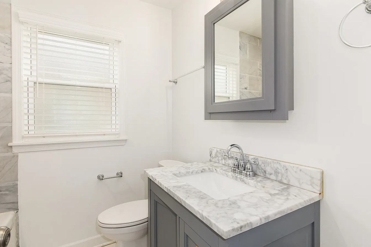 5158 W Carmen Ave - Photo 5 of 17