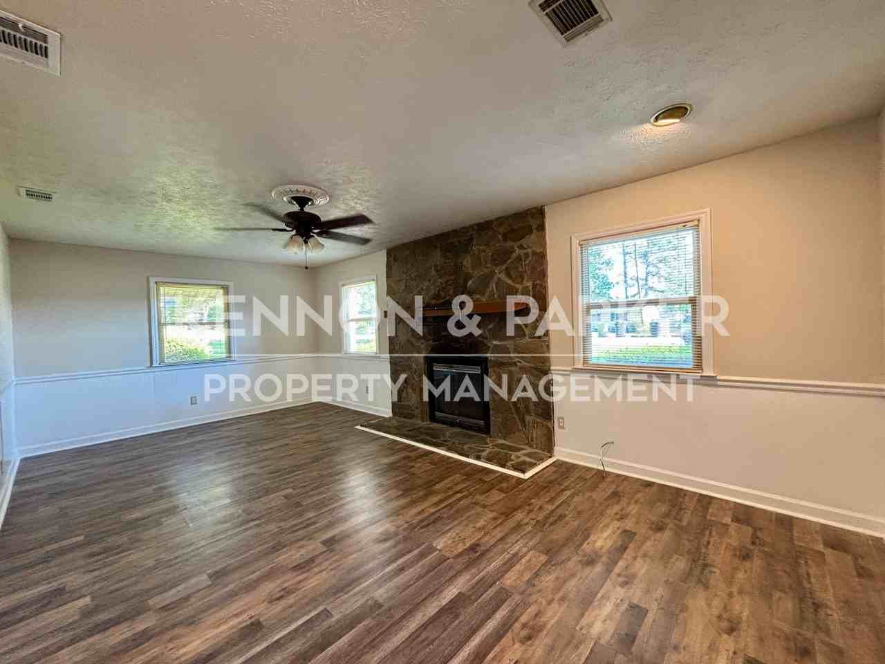 4494 Longview Dr - Photo 4 of 25