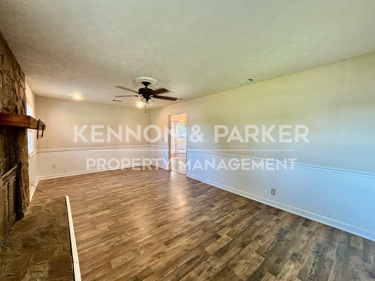 4494 Longview Dr - Photo 5 of 25