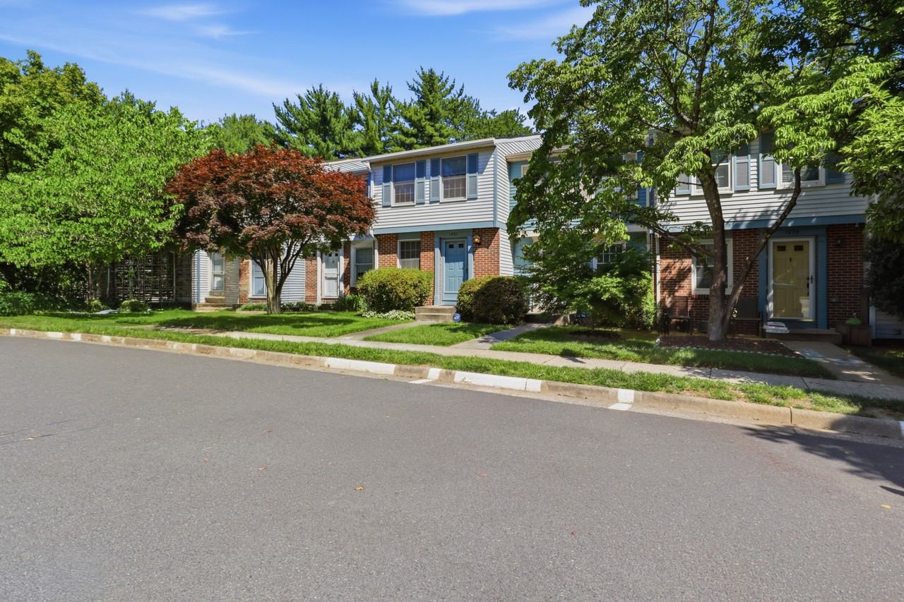 1660 Harvest Green Ct - Photo 3 of 36