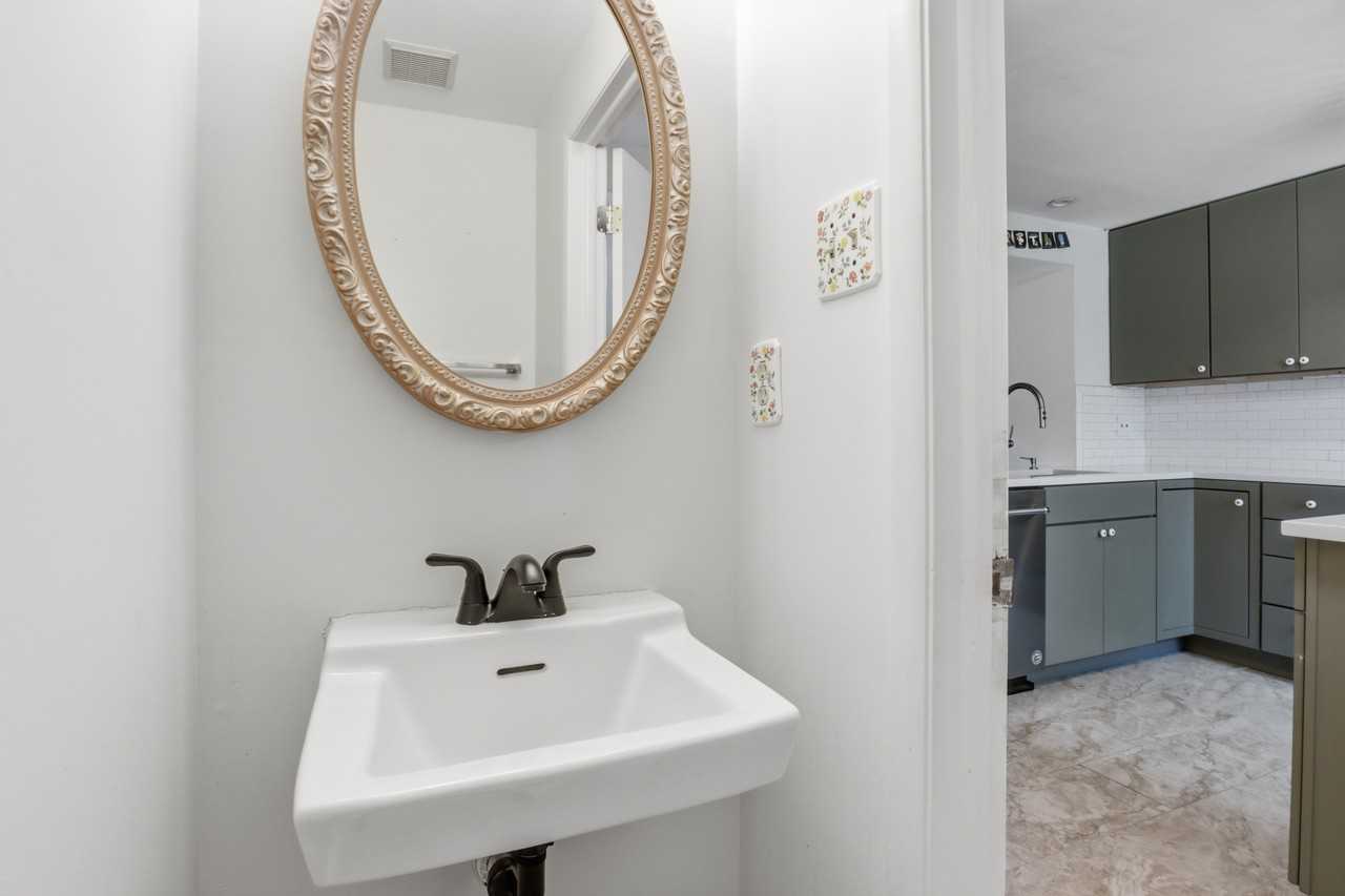 1660 Harvest Green Ct - Photo 5 of 36