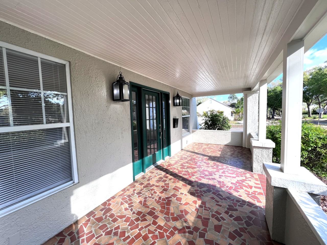 1240 15th St N - Photo 4 of 30