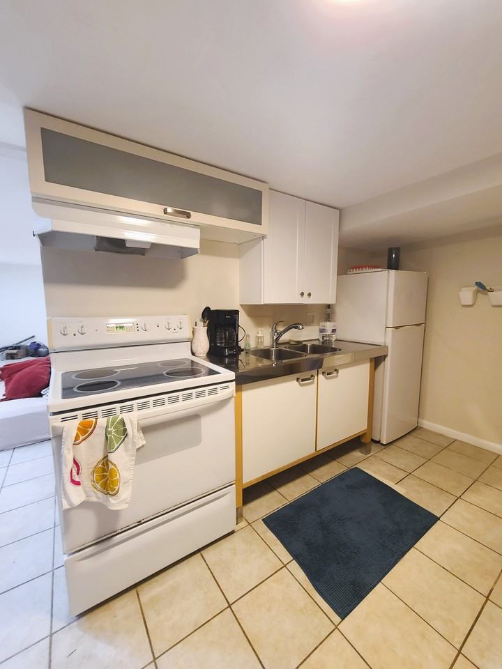 5301 Powhatan St - Photo 5 of 27
