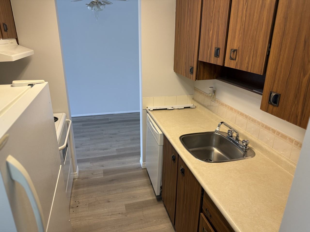 9500 156 St Nw - Photo 3 of 19