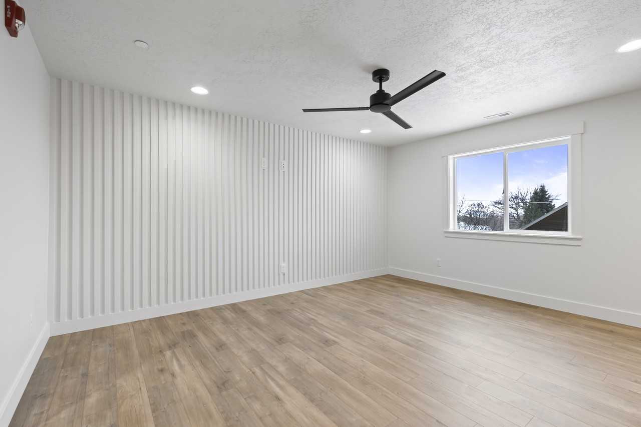 2218 Sw #D - Photo 3 of 14