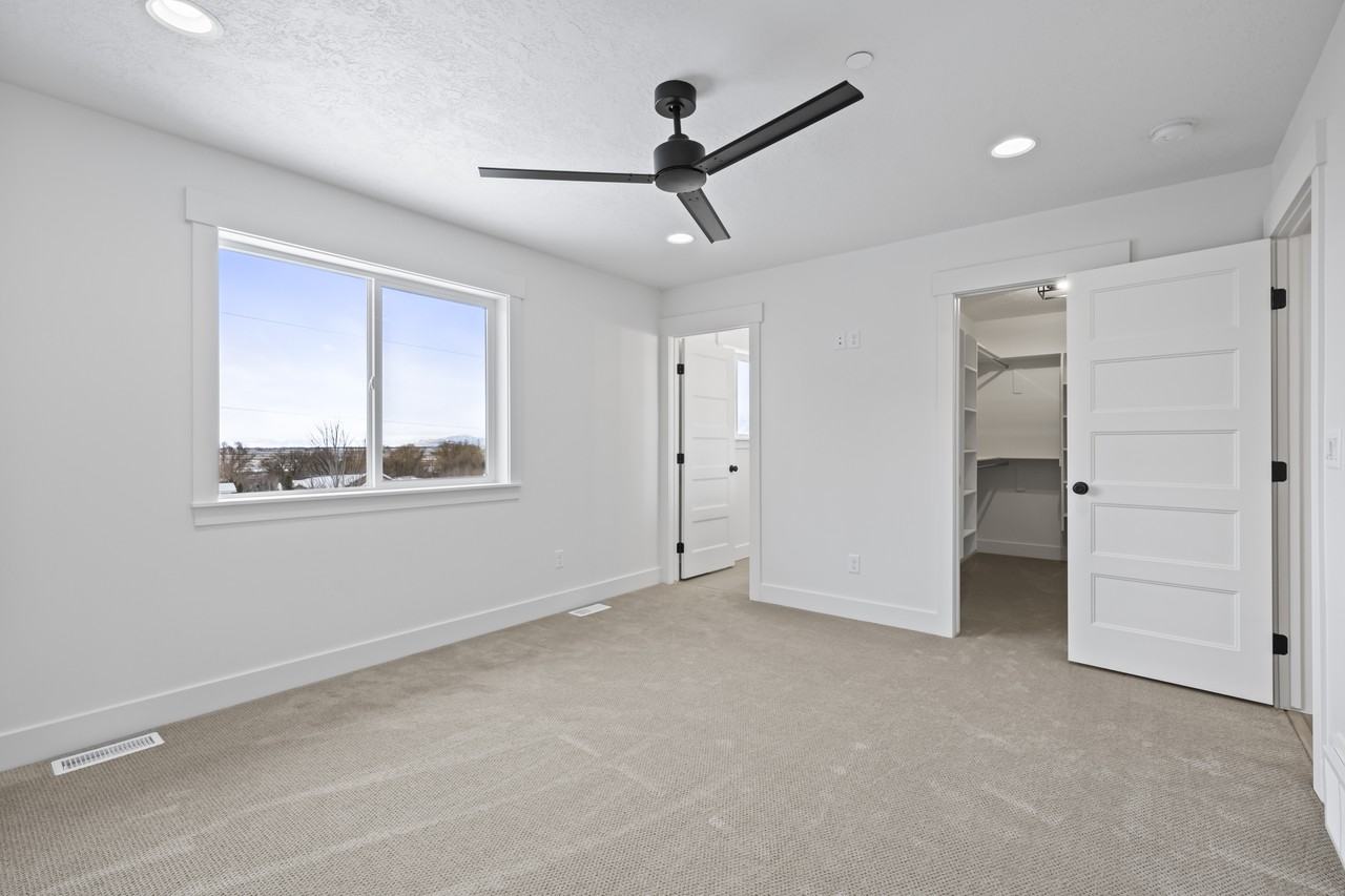 2218 Sw #D - Photo 4 of 14