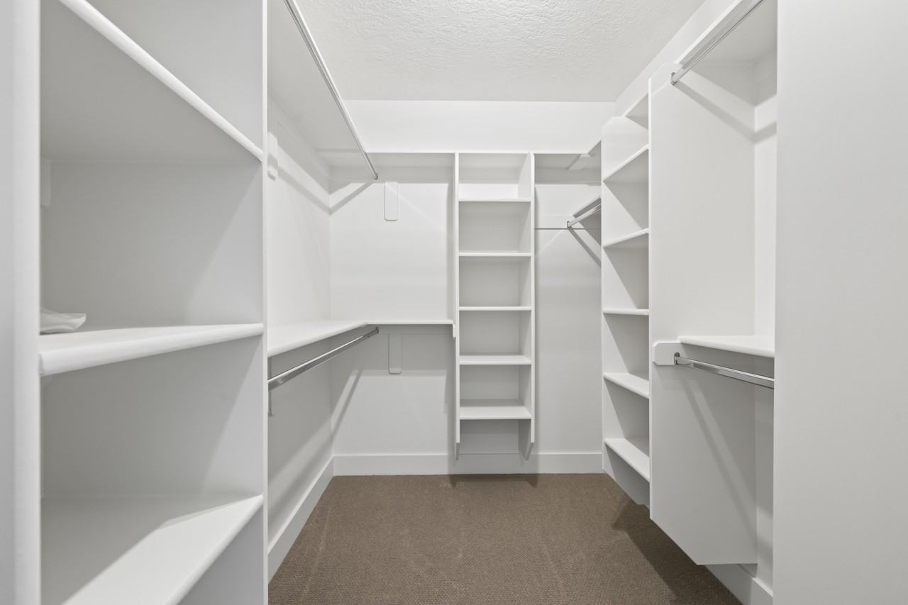 2218 Sw #D - Photo 6 of 14