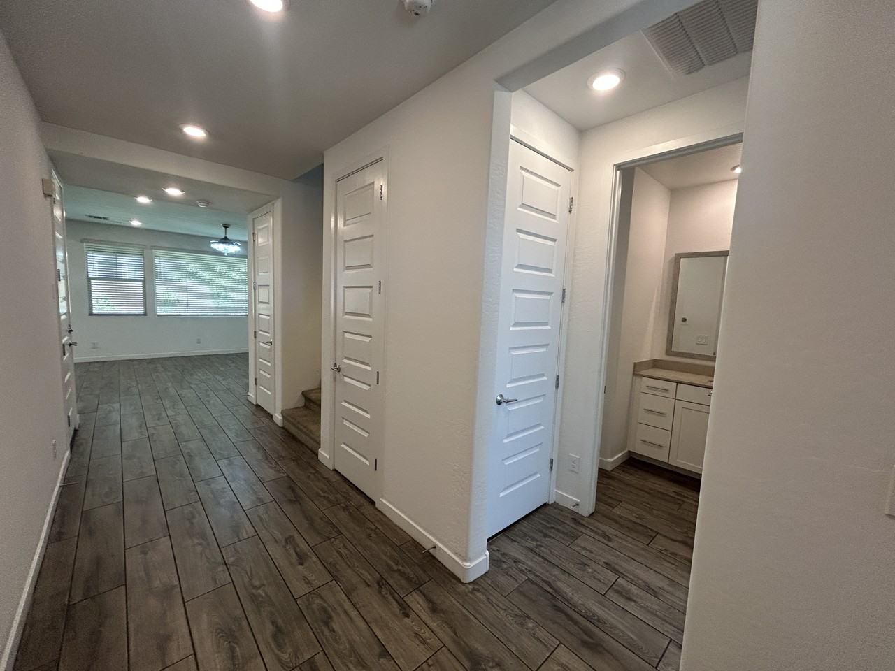 1146 E Weatherby Way - Photo 7 of 50