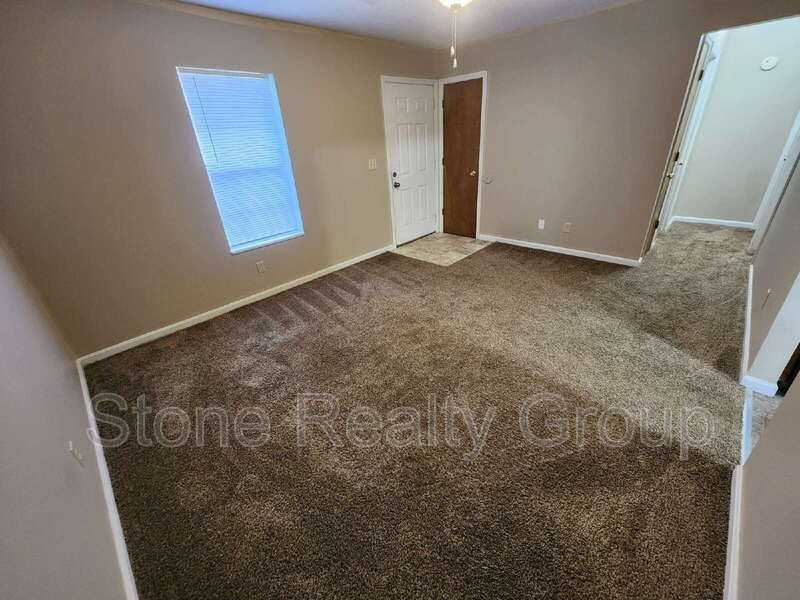 2478 E Clayton Dr - Photo 2 of 7