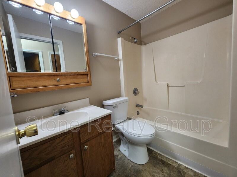 2478 E Clayton Dr - Photo 6 of 7