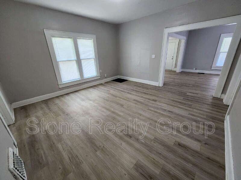 2118 2nd Ave - Photo 3 of 10