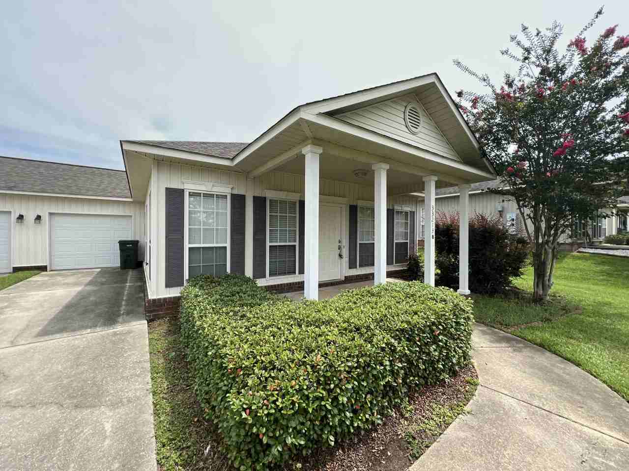 33213B Stables Dr - Photo 3 of 9
