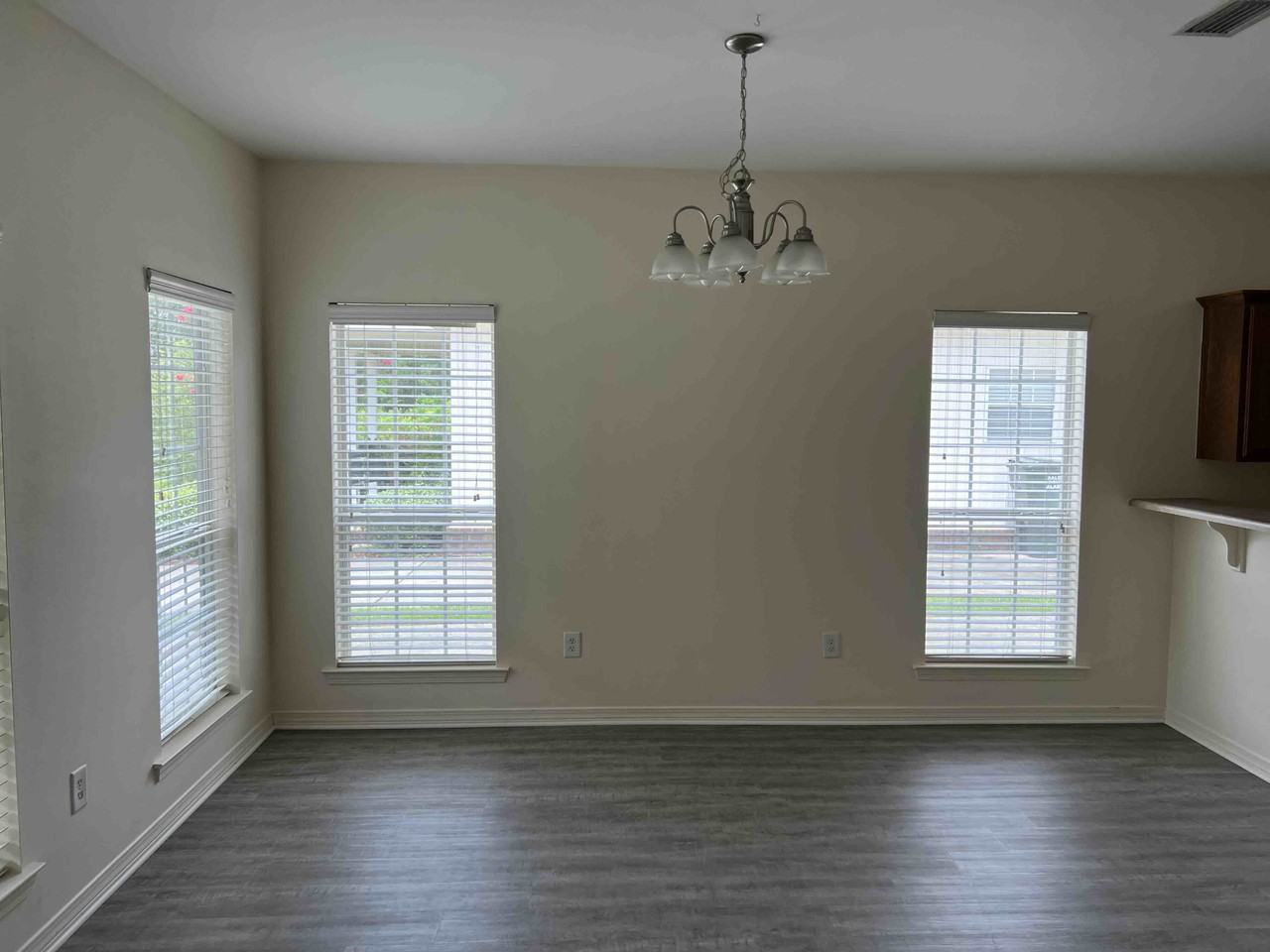 33213B Stables Dr - Photo 6 of 9