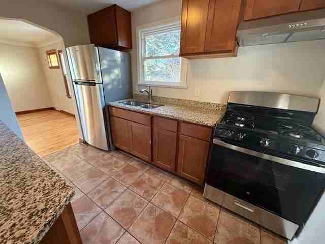 4125 Perry Ave N - Photo 2 of 16