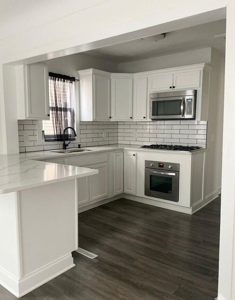 3550 Logan Ave N - Photo 3 of 30
