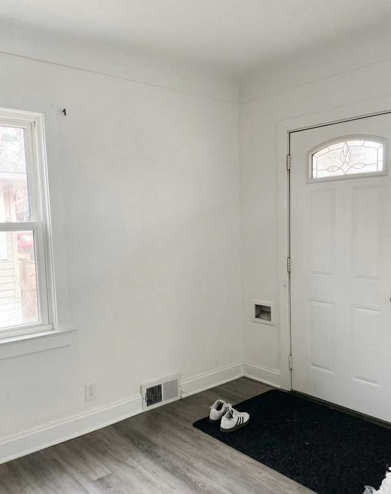 3550 Logan Ave N - Photo 4 of 30
