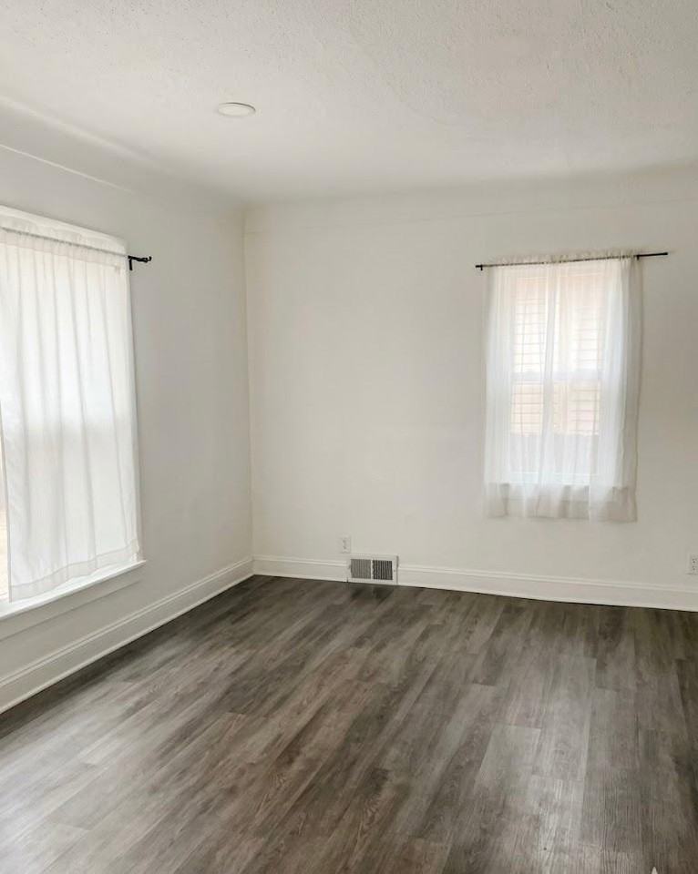 3550 Logan Ave N - Photo 6 of 30