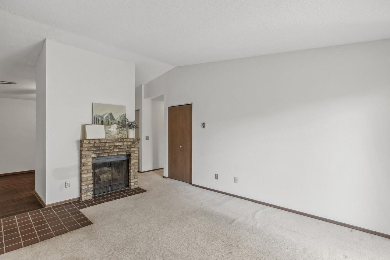 400 Shelard Pkwy - Photo 3 of 23