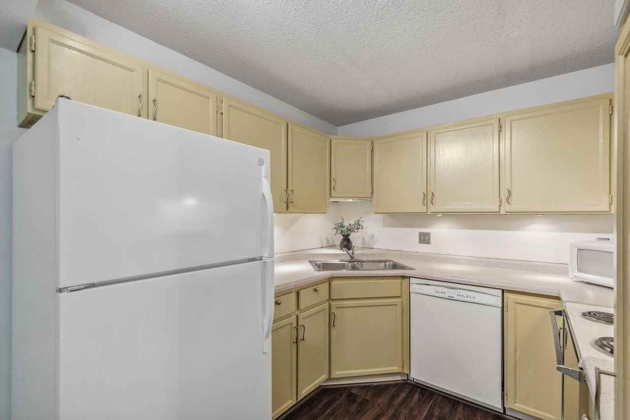 400 Shelard Pkwy - Photo 7 of 23