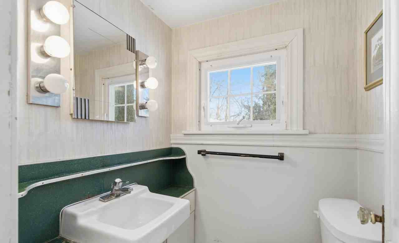 3745 Reeds Lake Blvd Se - Photo 7 of 19