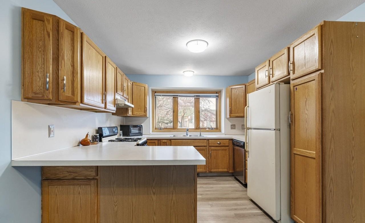 3025 Kay Dr Se - Photo 3 of 16