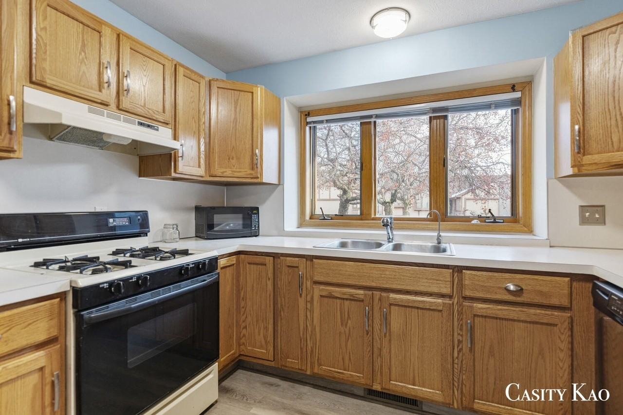 3025 Kay Dr Se - Photo 4 of 16