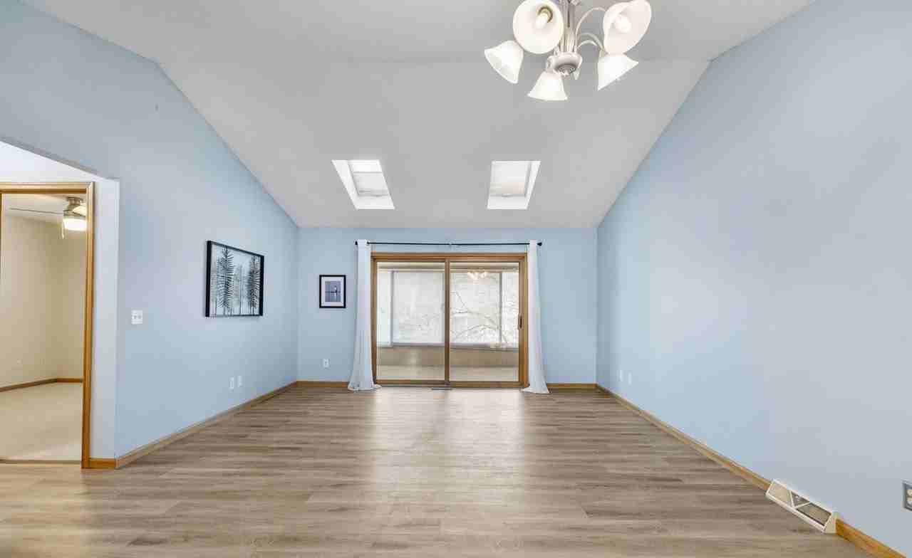 3025 Kay Dr Se - Photo 5 of 16