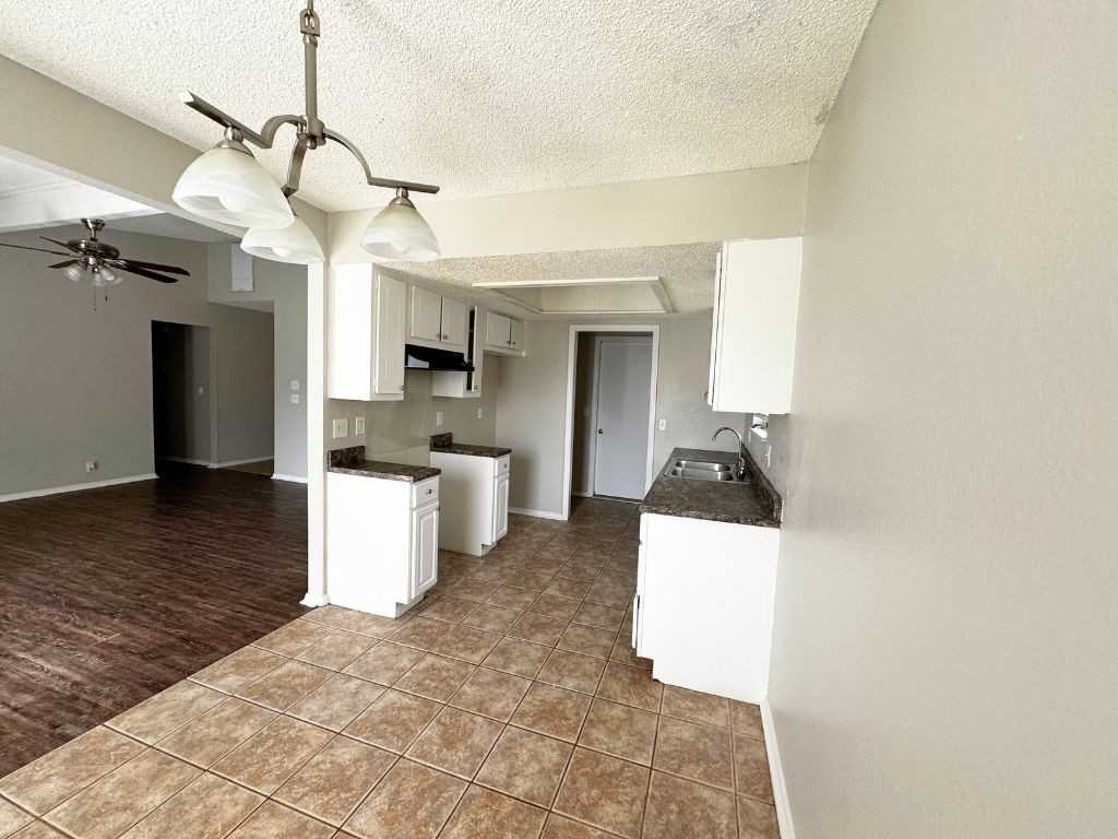 1404 S Gemini Rd - Photo 7 of 20