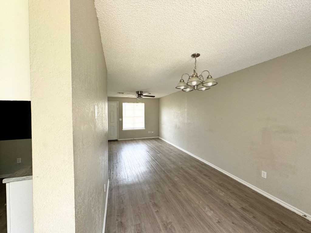 3409 Parker Dr - Photo 4 of 15