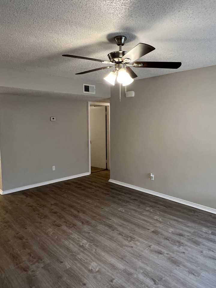 513 Redwood Dr - Photo 6 of 20