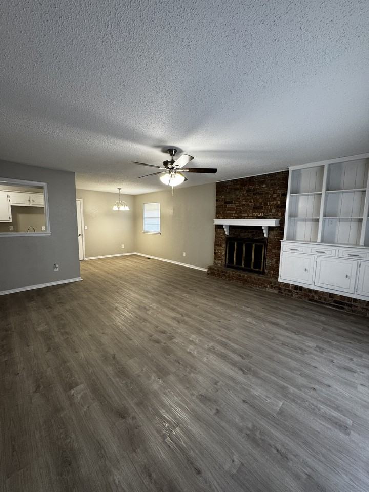 1413 Nw 106th St - Photo 4 of 20