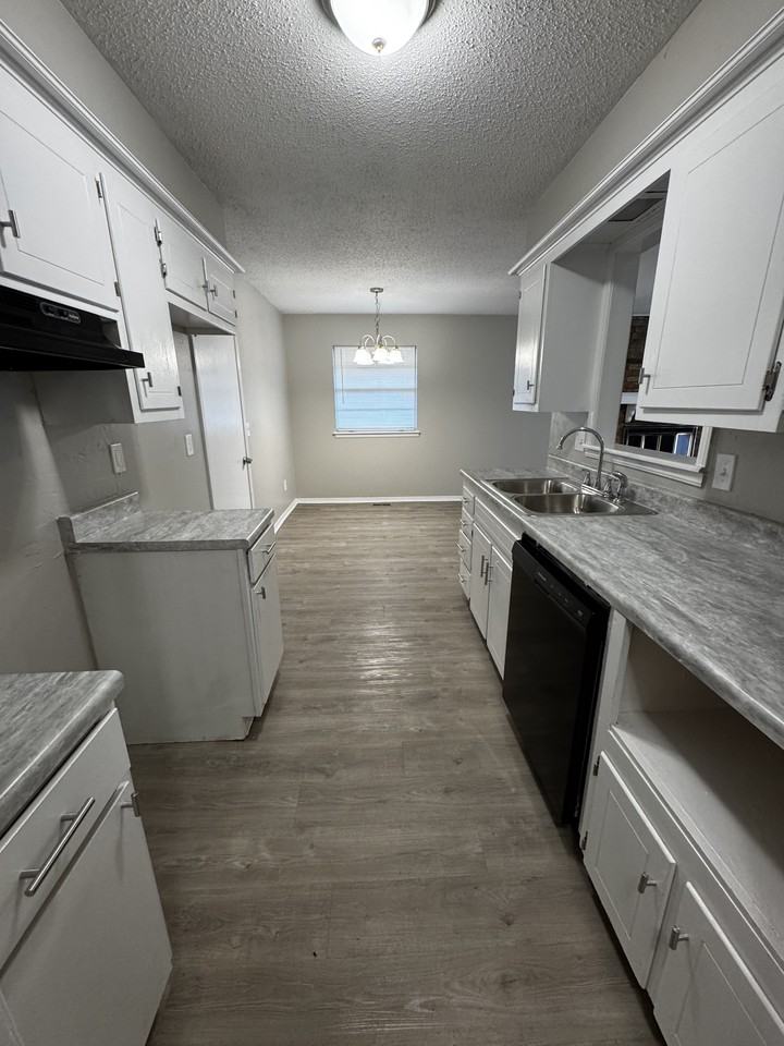 1413 Nw 106th St - Photo 7 of 20