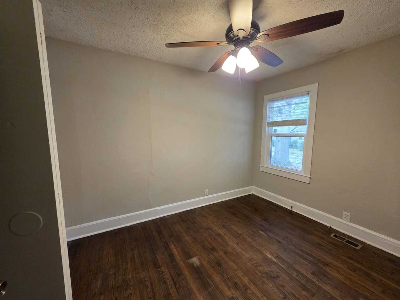 123 Tuggle St - Photo 6 of 12