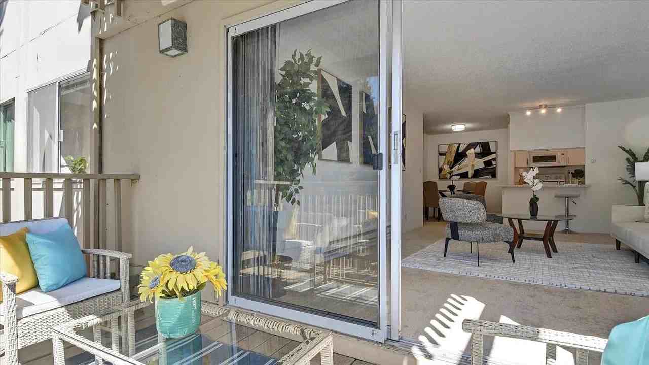 377 Mandarin Dr #15 - Photo 3 of 7