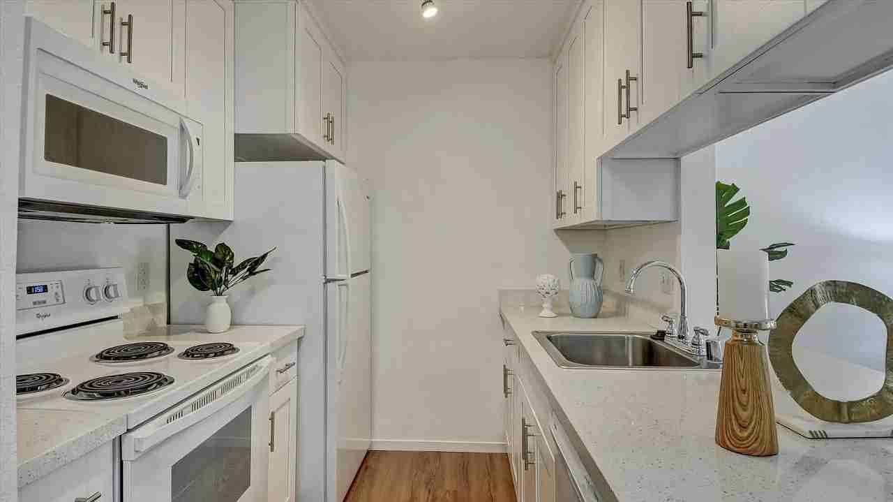 377 Mandarin Dr #15 - Photo 4 of 7
