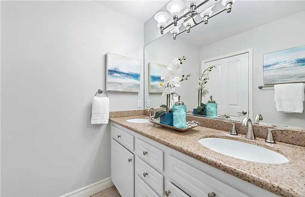 2404 Ladrillo Aisle #4 - Photo 7 of 10