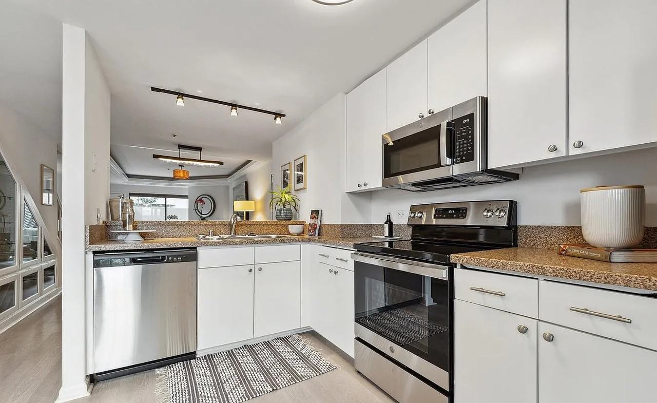 300 Berry St - Photo 4 of 6